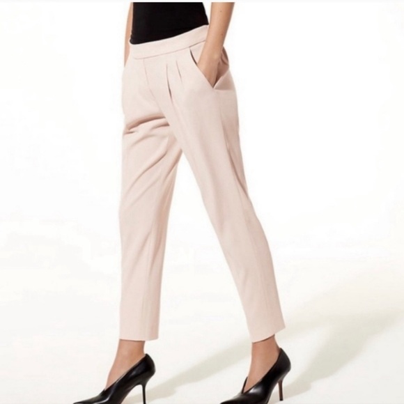 Aritzia Babaton Peach/Pink Dress Pants - Size 6
Details: Elastic waist NWOT - Picture 1 of 4